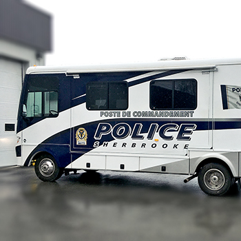 Lettrage du poste de commandement de la Police de Sherbrooke